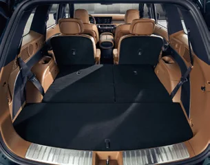 Interior 6